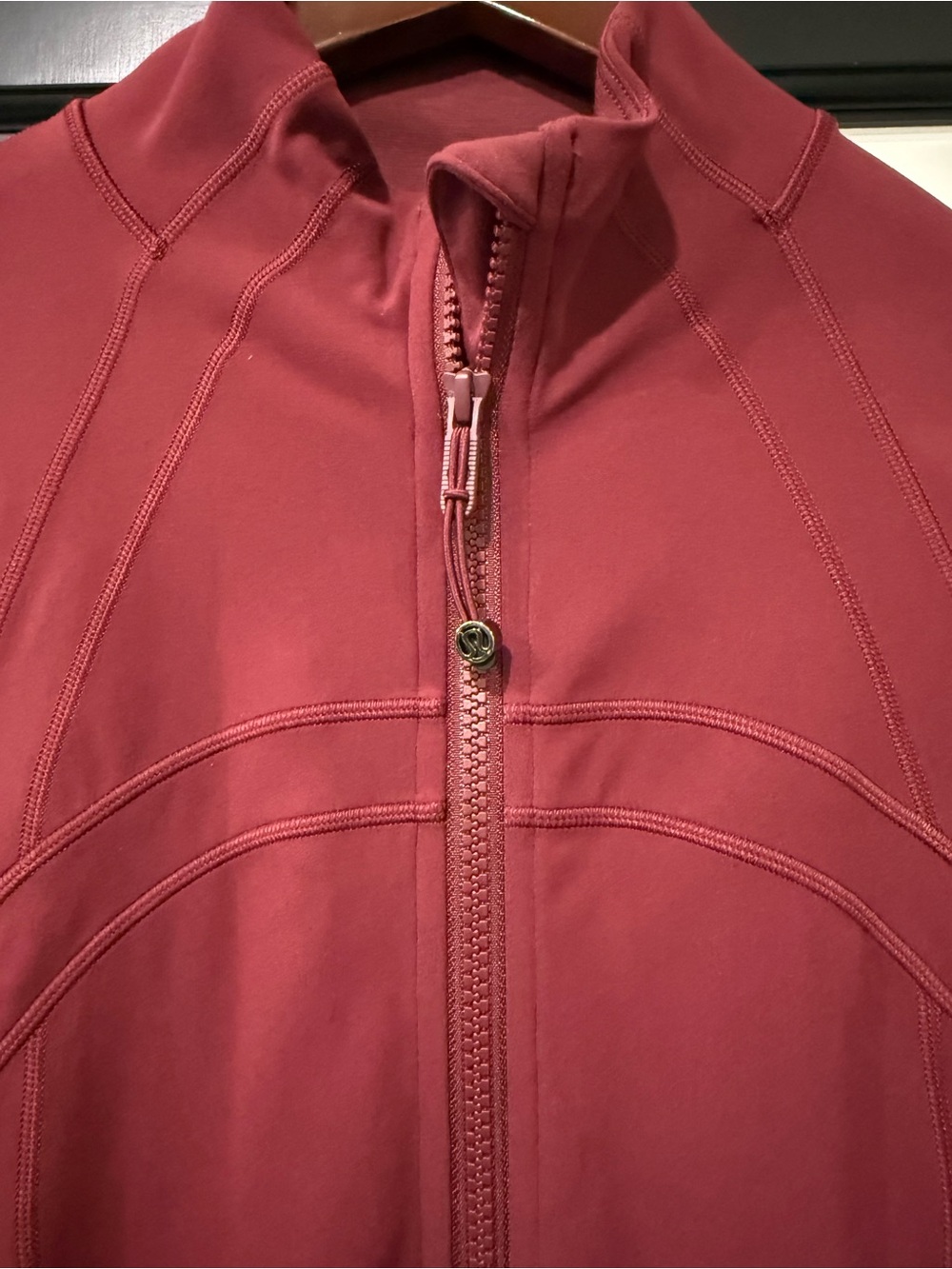 Lululemon Define Jacket Nulu Size 8 Burgundy Berry Full Zip Thumbholes - Picture 3 of 9